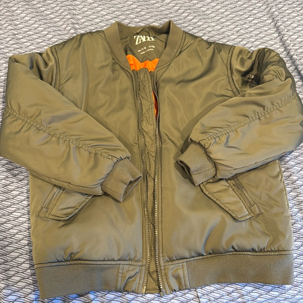 Zara bomber jacket - worn once. Like new!